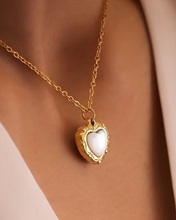 Vintage Heart Shell Necklace